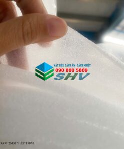 Tấm xốp PE Foam màu trắng, bề mặt sần sùi, dày 2mm, rộng 1,05m, dài 150m.